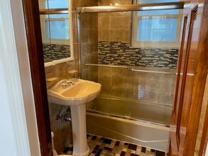 304 Fulton Ave, Unit 1 in Jersey City, NJ - Building Photo - Building Photo