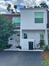 332 Sunshine Dr in Coconut Creek, FL - Building Photo - Building Photo