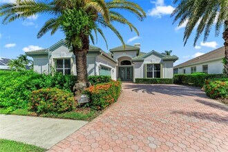 6577 Waters Edge Way in Lakewood Ranch, FL - Building Photo - Building Photo