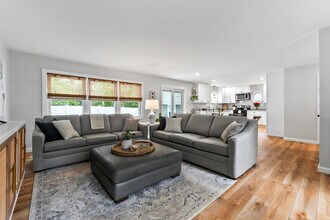 247 Berwick Rd in Ogunquit, ME - Building Photo - Building Photo