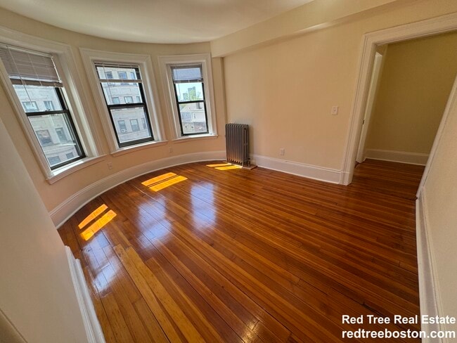 885 Massachusetts Ave, Unit 10 in Cambridge, MA - Foto de edificio - Building Photo