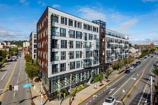 Albion at Morrow Park in Pittsburgh, PA - Building Photo