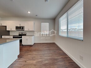 2671 Stormy Star Ave in North Las Vegas, NV - Foto de edificio - Building Photo