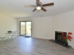 407 Hill Meadow Dr in Virginia Beach, VA - Building Photo - Building Photo