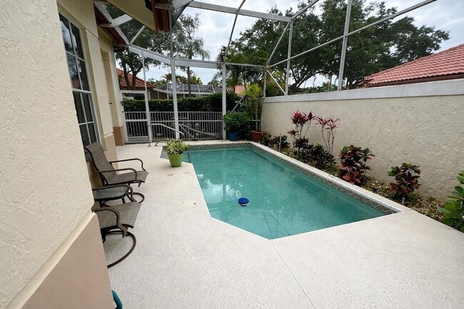 77 Spyglass Way, Unit 1 in Palm Beach Gardens, FL - Building Photo - Building Photo