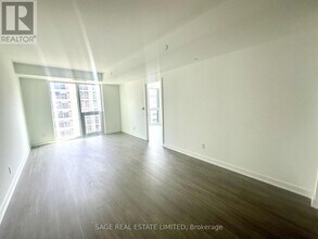 8-808 Wellesley St E in Toronto, ON - Building Photo - Building Photo