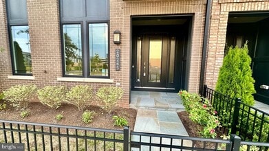 20265 Oak Bluff Dr in Ashburn, VA - Building Photo - Building Photo
