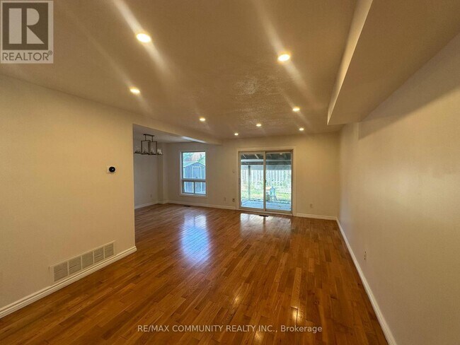 62 Montezuma Trail in Toronto, ON - Building Photo - Building Photo