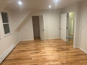 631 Van Duzer St in Staten Island, NY - Building Photo - Building Photo
