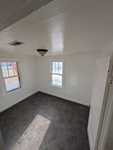 933 Ashland Rd in Mansfield, OH - Foto de edificio - Building Photo