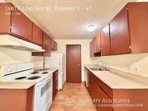 Parkway Apartments in Seattle, WA - Building Photo - Building Photo
