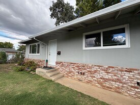 5404 Gibbons Dr in Carmichael, CA - Building Photo