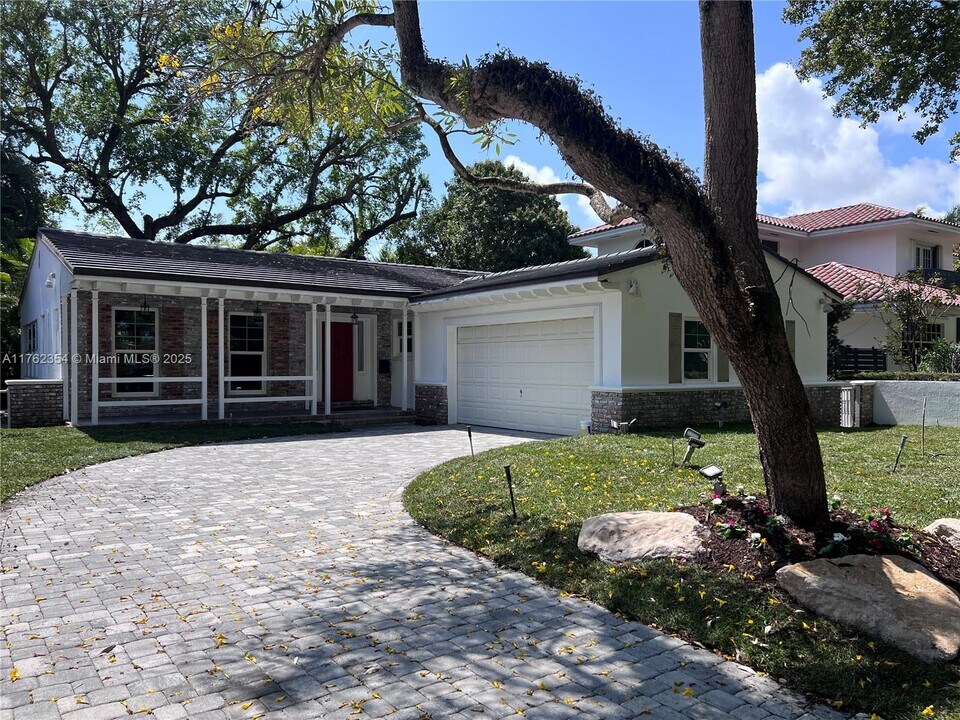 1452 Urbino Ave in Coral Gables, FL - Building Photo