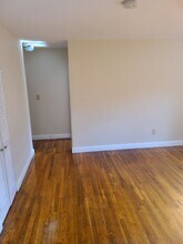 11 Centre St, Unit F in Cambridge, MA - Building Photo - Building Photo