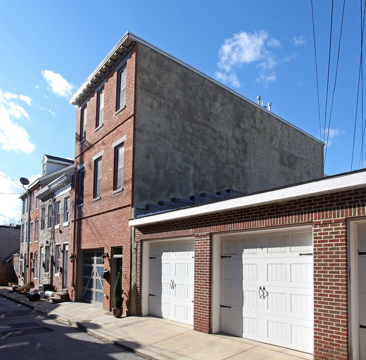 510 S Chapel St in Baltimore, MD - Building Photo