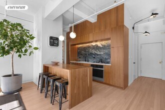 11 W 30th St in New York, NY - Building Photo - Building Photo