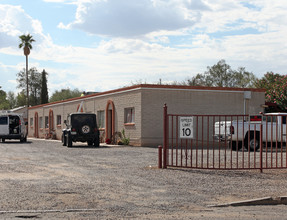 Grand Treat Apartments in Tucson, AZ - Building Photo - Building Photo