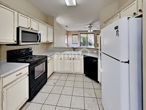 16780 W Windermere Way in Surprise, AZ - Building Photo - Building Photo