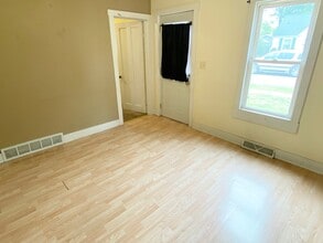 1913 Kings Ct in Wausau, WI - Building Photo - Building Photo