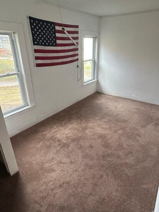 30 Wall St in Coventry, CT - Building Photo