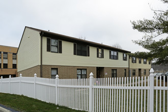 Penn Park Apartments in Turtle Creek, PA - Building Photo - Building Photo