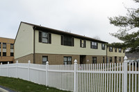 Penn Park Apartments in Turtle Creek, PA - Foto de edificio - Building Photo