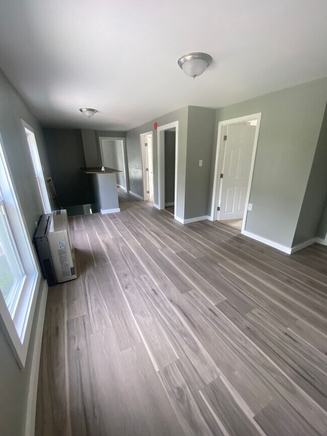 70 Church St-Unit -Unit 2 in Livermore Falls, ME - Building Photo - Building Photo