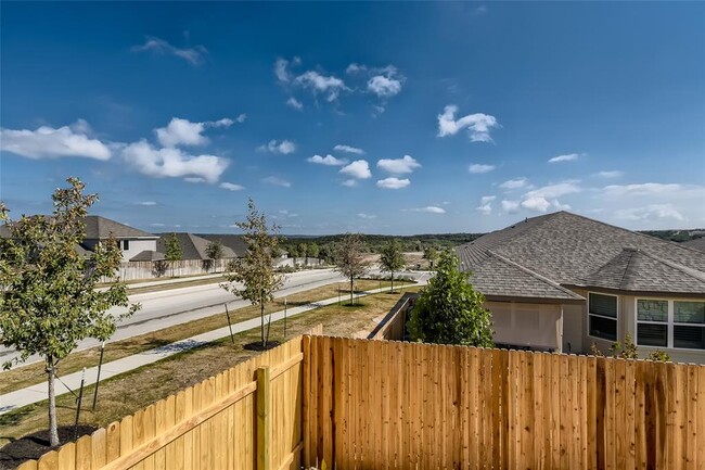 113 Victoria Peak Lp in Dripping Springs, TX - Foto de edificio - Building Photo