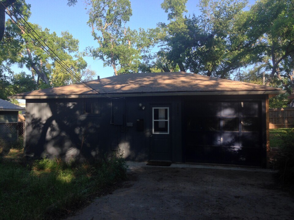 3907 Willbert Rd, Unit B in Austin, TX - Foto de edificio