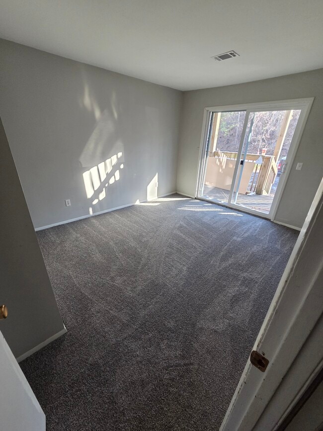 3223 Schuetzen Ln, Unit 1 in Davenport, IA - Foto de edificio - Building Photo