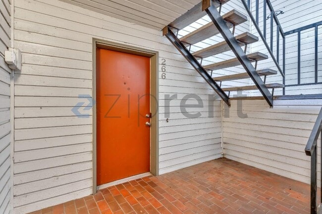 264 Cervantes Cir in Lake Oswego, OR - Building Photo - Building Photo