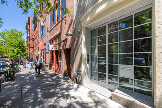 225 W 13th St in New York, NY - Building Photo - Building Photo