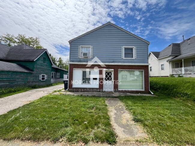 1301 Main St