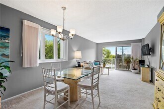 1300 Gulf Shore Blvd N in Naples, FL - Building Photo - Building Photo