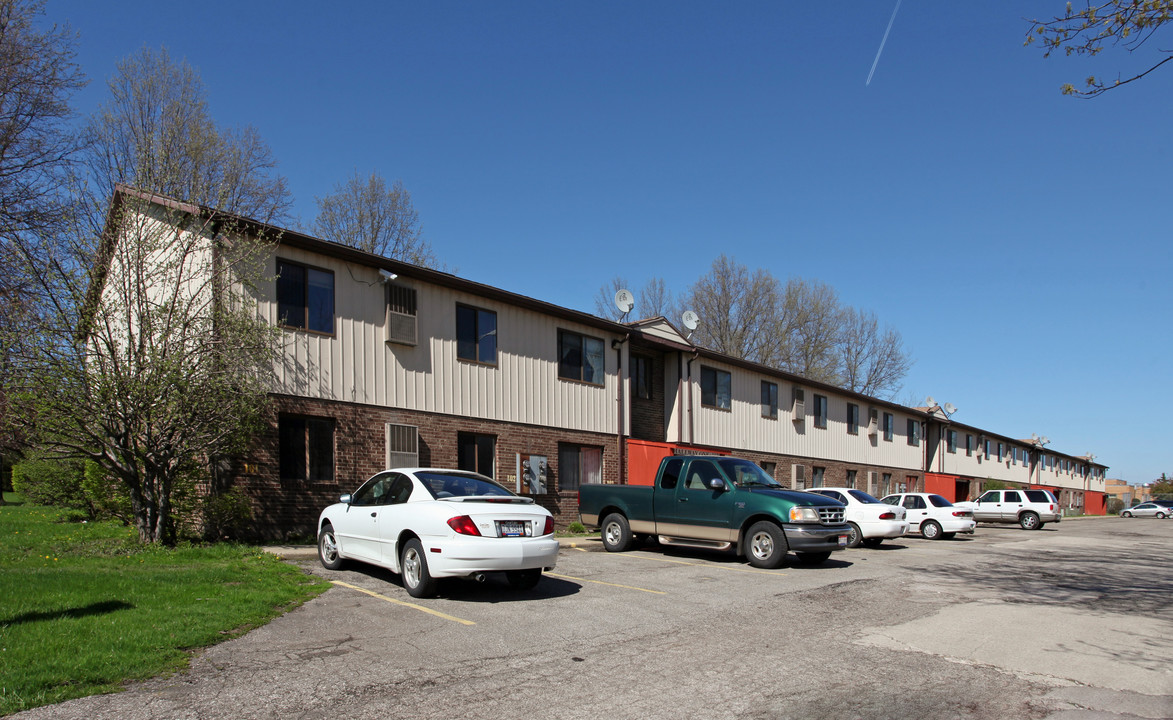 Michigan Square Apartments in Ashtabula, OH - Foto de edificio