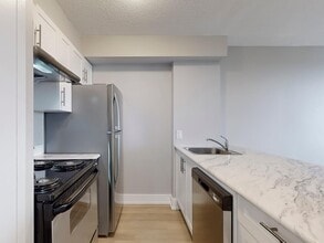 2935 Richmond Rd in Ottawa, ON - Building Photo - Building Photo