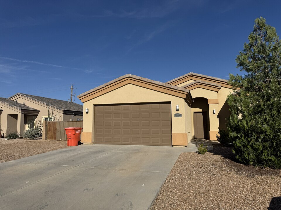 4766 Anthony Ave in Kingman, AZ - Building Photo