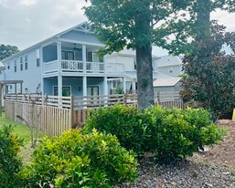 122B James Ave in Surf City, NC - Building Photo