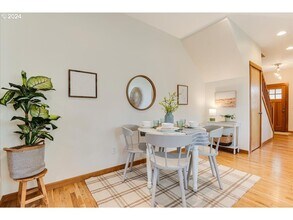 545 NE Jessup St in Portland, OR - Building Photo - Building Photo