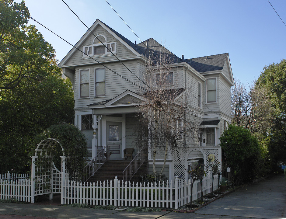 1824-1826 Clinton Ave in Alameda, CA - Building Photo