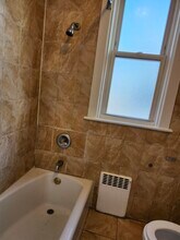 70 Valentine St, Unit 2/2nd fl in Mount Vernon, NY - Building Photo - Building Photo