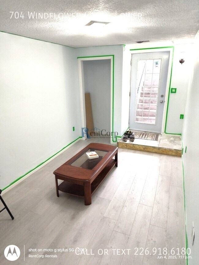704 Windflower Crescent in Kitchener, ON - Building Photo - Building Photo