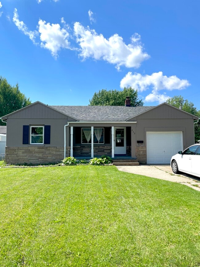 213 Park Ave Rentals in Urbana, OH