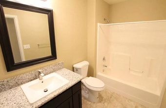 909 Gladys Way in Hanford, CA - Building Photo - Building Photo