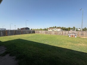 9 Mulberry Loop NE in Minot, ND - Building Photo - Building Photo