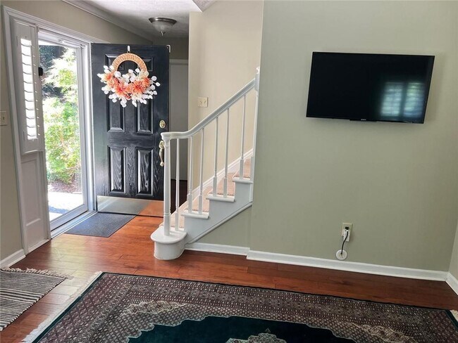 843 Heritage Square