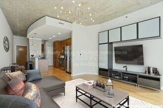 943 Peachtree St NE in Atlanta, GA - Building Photo - Building Photo