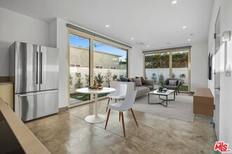 12529 Wagner St in Los Angeles, CA - Foto de edificio - Building Photo