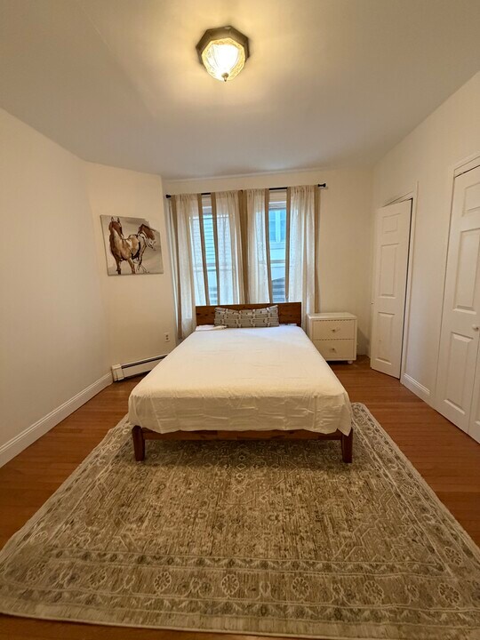 184 Green St, Unit 1 in Cambridge, MA - Building Photo