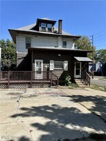 132 Beck Ave in Akron, OH - Building Photo